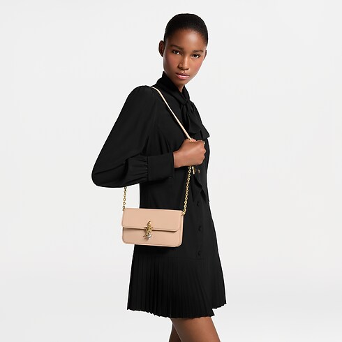 Wallet On Chain LV Bloom in Women's Wallets and Small Leather Goods New In Small Leather Goods collections by Louis Vuitton (Product zoom)